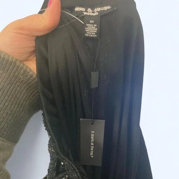 Black sequin wide leg pants with a touch of glamour Cable & Gauge 2X NWT - Picture 4 of 4